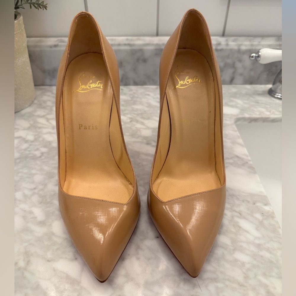 Christian Louboutin So Kate Nude